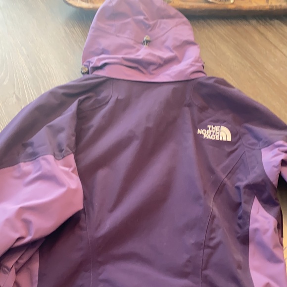 Women’s The North Face Shell Jacket, size XS - Picture 7 of 9